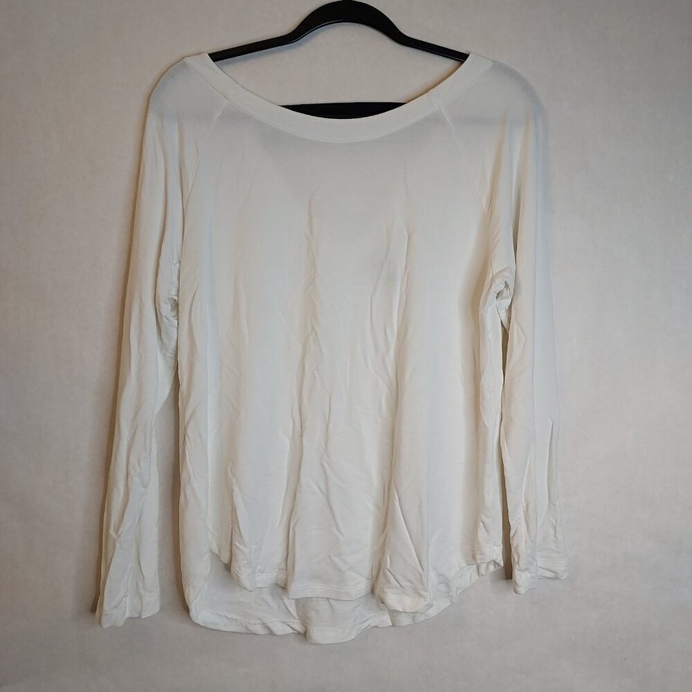 CAbi Around The Clock Center Shirt Womens M White Long Sleeve Open Back Top 5555 - Picture 2 of 15